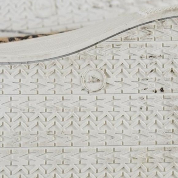 Michael Kors gold sneakers - Picture 6 of 6